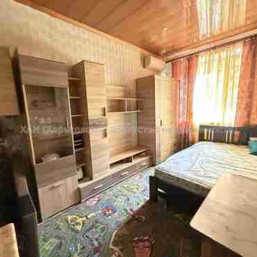 Продам квартиру, Индустриальный просп. , 1 кім., 18.20 м², косметический ремонт 