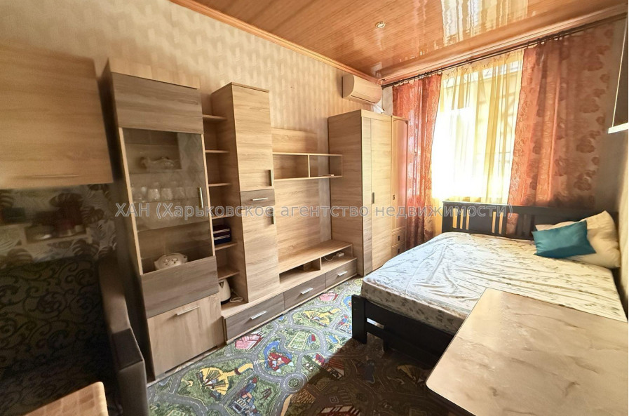Продам квартиру, Индустриальный просп. , 1 кім., 18.20 м², косметический ремонт 