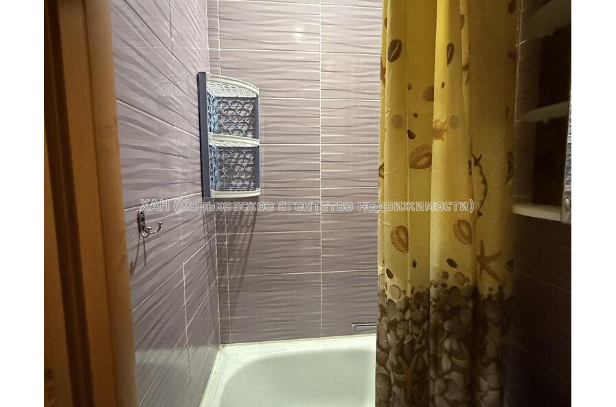 Продам квартиру, Индустриальный просп. , 1 кім., 18.20 м², косметический ремонт 