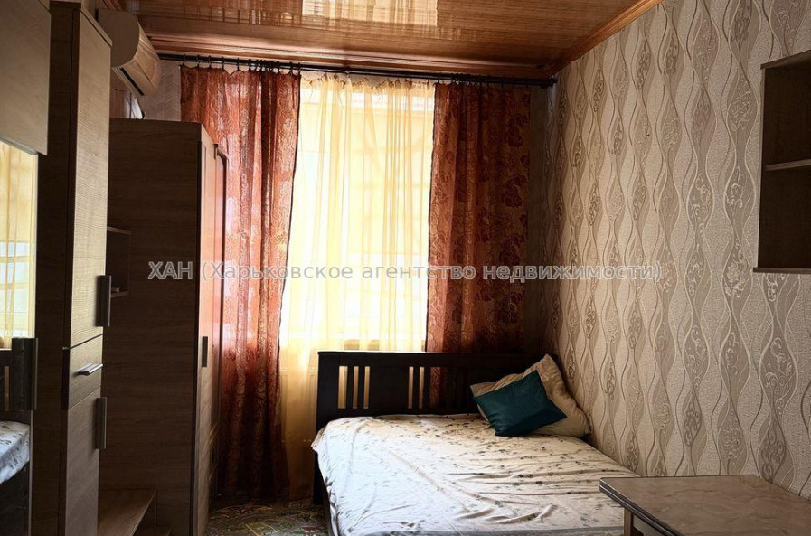 Продам квартиру, Индустриальный просп. , 1 кім., 18.20 м², косметический ремонт 