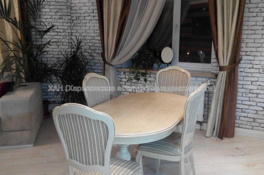 Продам квартиру, Гвардейцев Широнинцев ул. , 3 кім., 108.30 м², евроремонт 