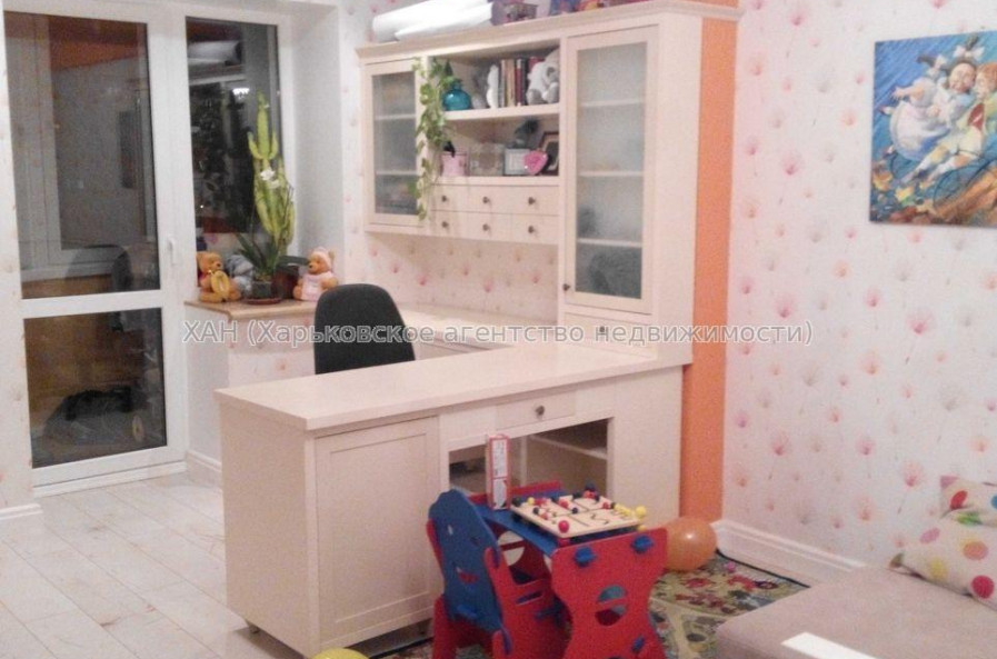 Продам квартиру, Гвардейцев Широнинцев ул. , 3 кім., 108.30 м², евроремонт 