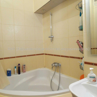 Продам квартиру, Культуры ул. , 3  ком., 65 м², капитальный ремонт 