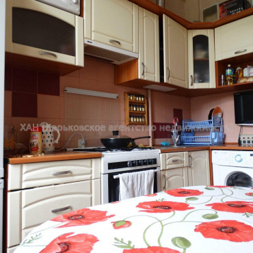 Продам квартиру, Культуры ул. , 3  ком., 65 м², капитальный ремонт 