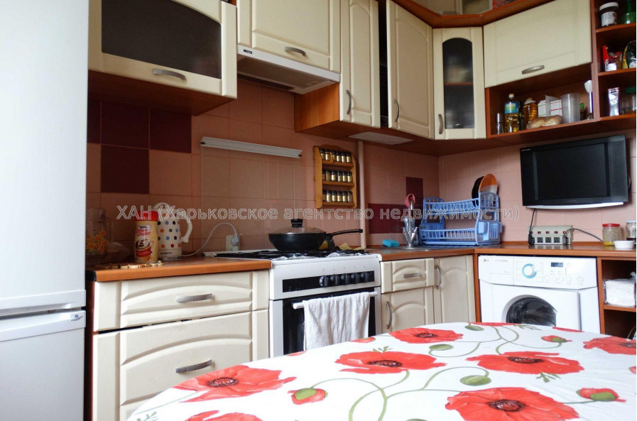 Продам квартиру, Культуры ул. , 3 кім., 65 м², капитальный ремонт 