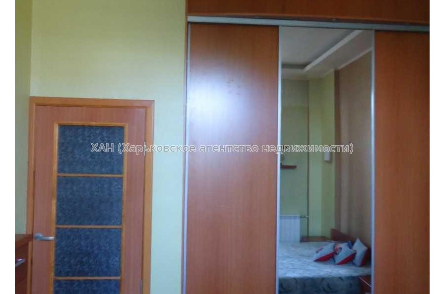 Продам квартиру, Культуры ул. , 3 кім., 65 м², капитальный ремонт 