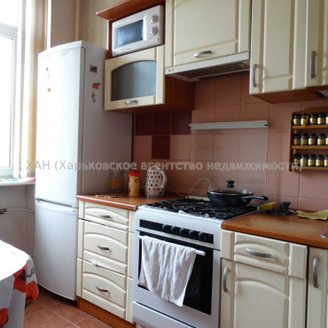 Продам квартиру, Культуры ул. , 3  ком., 65 м², капитальный ремонт 