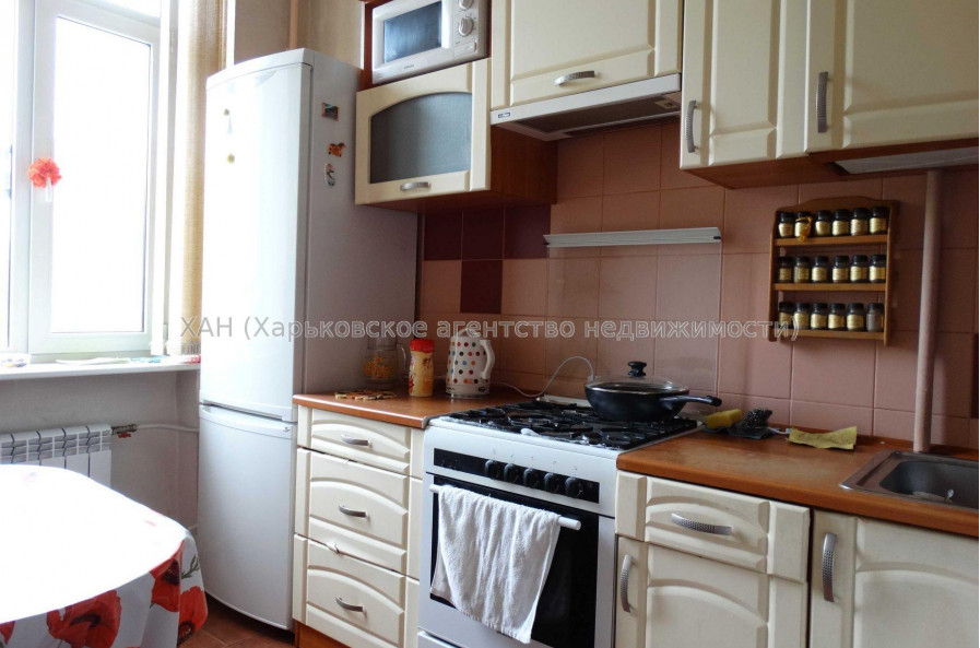 Продам квартиру, Культуры ул. , 3 кім., 65 м², капитальный ремонт 
