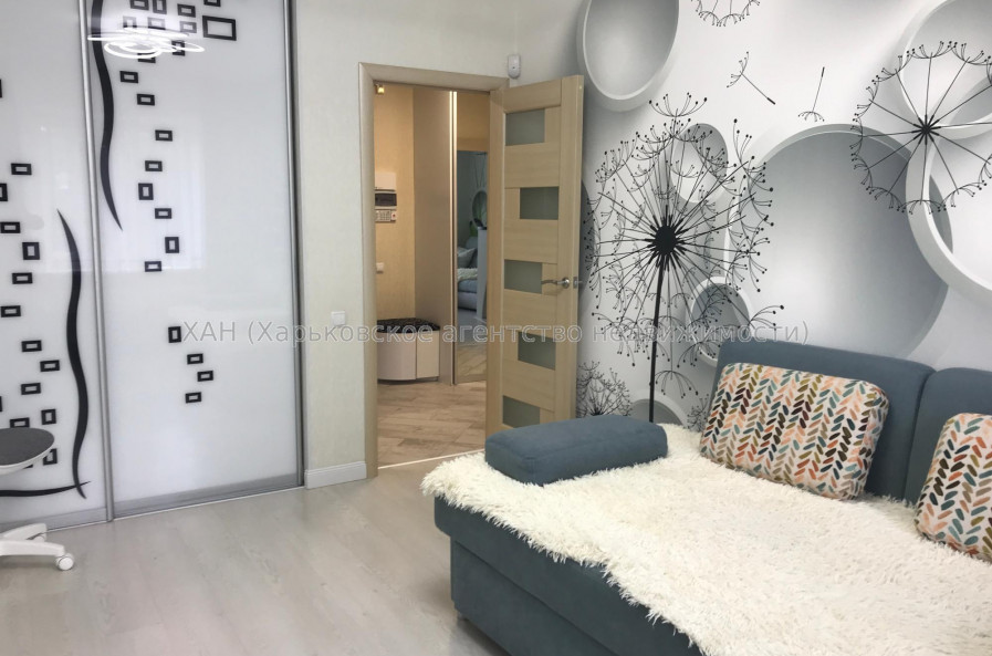 Продам квартиру, Салтовское шоссе , 73В , 2  ком., 47 м², авторский дизайн 