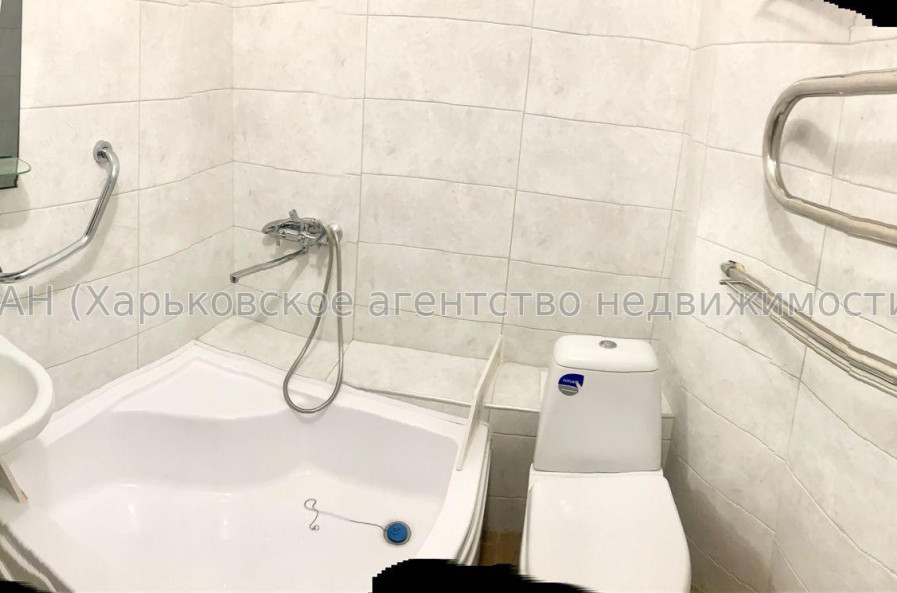 Продам квартиру, Гвардейцев Широнинцев ул. , 1 кім., 36 м², капитальный ремонт 