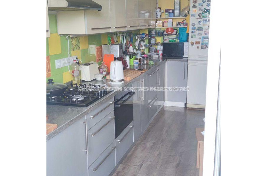 Продам квартиру, Гвардейцев Широнинцев ул. , 2  ком., 70 м², капитальный ремонт 