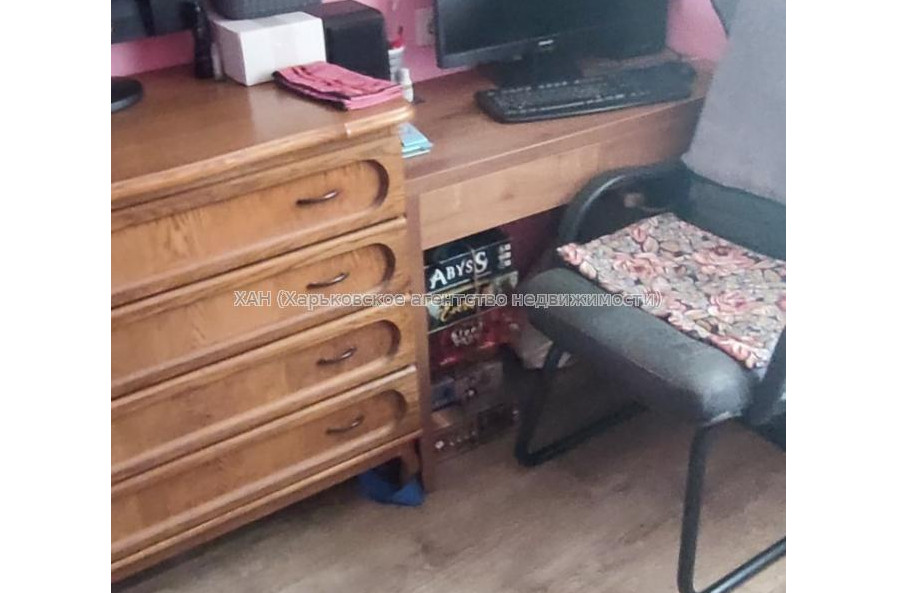Продам квартиру, Гвардейцев Широнинцев ул. , 2  ком., 70 м², капитальный ремонт 