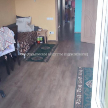 Продам квартиру, Гвардейцев Широнинцев ул. , 2  ком., 70 м², капитальный ремонт 