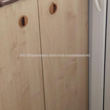 Продам квартиру, Гвардейцев Широнинцев ул. , 2  ком., 70 м², капитальный ремонт 