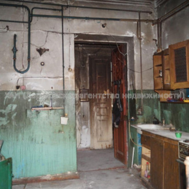 Продам квартиру, Грековская ул. , 4 кім., 77.60 м², советский ремонт 