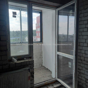 Продам квартиру, Шевченко ул. , 2 кім., 60.90 м², без внутренних работ 