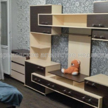 Продам квартиру, Гвардейцев Широнинцев ул. , 1 кім., 30.90 м², косметический ремонт 