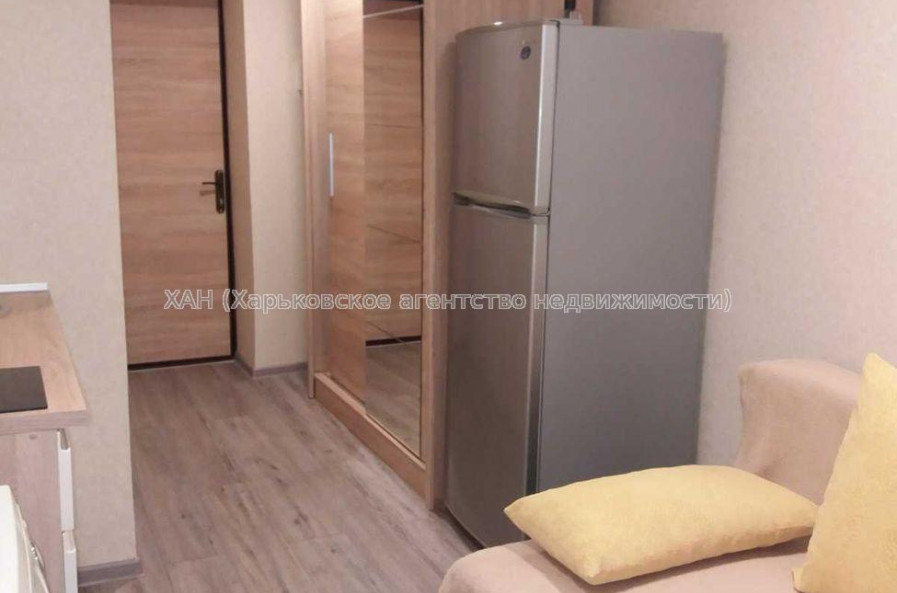 Продам квартиру, Защитников Неба ул. , 1 кім., 16 м², капитальный ремонт 
