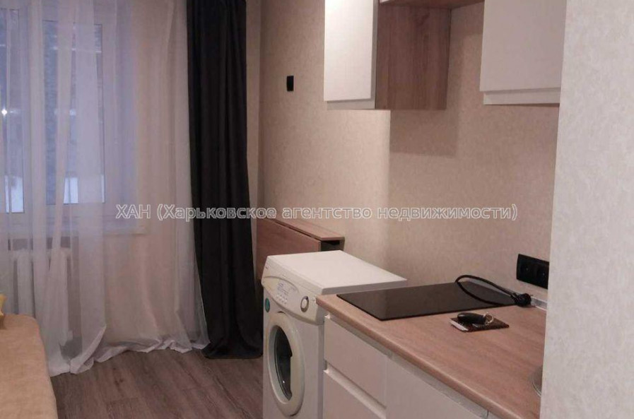 Продам квартиру, Защитников Неба ул. , 1 кім., 16 м², капитальный ремонт 