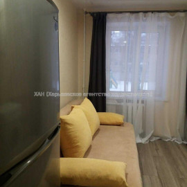 Продам квартиру, Защитников Неба ул. , 1  ком., 16 м², капитальный ремонт