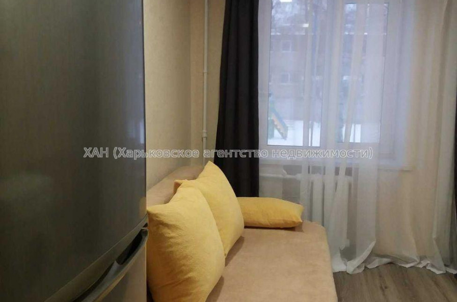 Продам квартиру, Защитников Неба ул. , 1 кім., 16 м², капитальный ремонт 