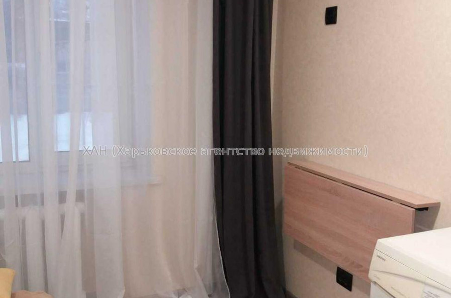 Продам квартиру, Защитников Неба ул. , 1 кім., 16 м², капитальный ремонт 