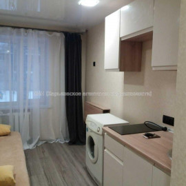 Продам квартиру, Защитников Неба ул. , 1 кім., 16 м², капитальный ремонт