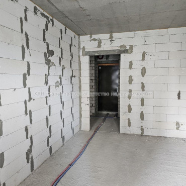 Продам квартиру, Гвардейцев Широнинцев ул. , 1  ком., 43.40 м², без внутренних работ 