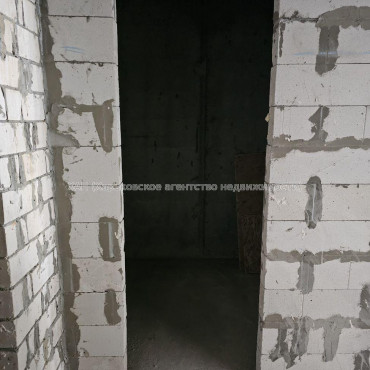 Продам квартиру, Гвардейцев Широнинцев ул. , 1  ком., 43.40 м², без внутренних работ 