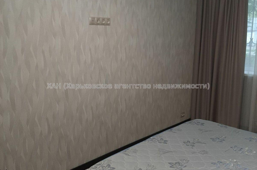 Продам квартиру, 23 Августа ул. , 2 кім., 45.30 м², частичный ремонт 