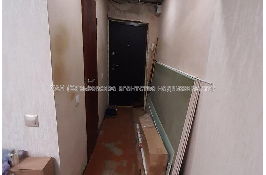 Продам квартиру, 23 Августа ул. , 2 кім., 45.30 м², частичный ремонт 