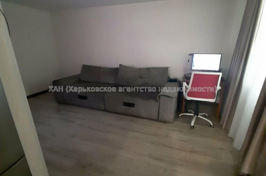 Продам квартиру, 23 Августа ул. , 2 кім., 45.30 м², частичный ремонт 