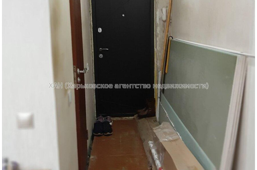 Продам квартиру, 23 Августа ул. , 2 кім., 45.30 м², частичный ремонт 