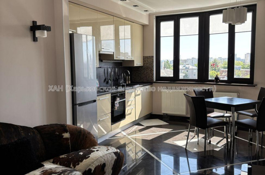 Сдам квартиру, Героев Небесной сотни площ. , 2  ком., 54 м², евроремонт 