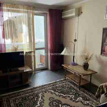 Продам квартиру, Соборности Украины ул. , 2  ком., 46 м², косметический ремонт 