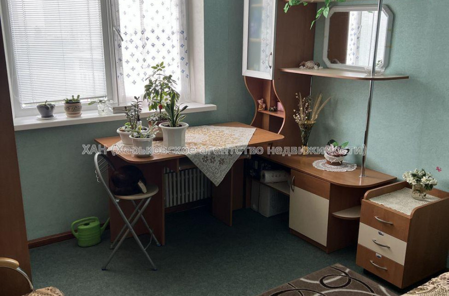 Продам квартиру, Соборности Украины ул. , 2  ком., 46 м², косметический ремонт 
