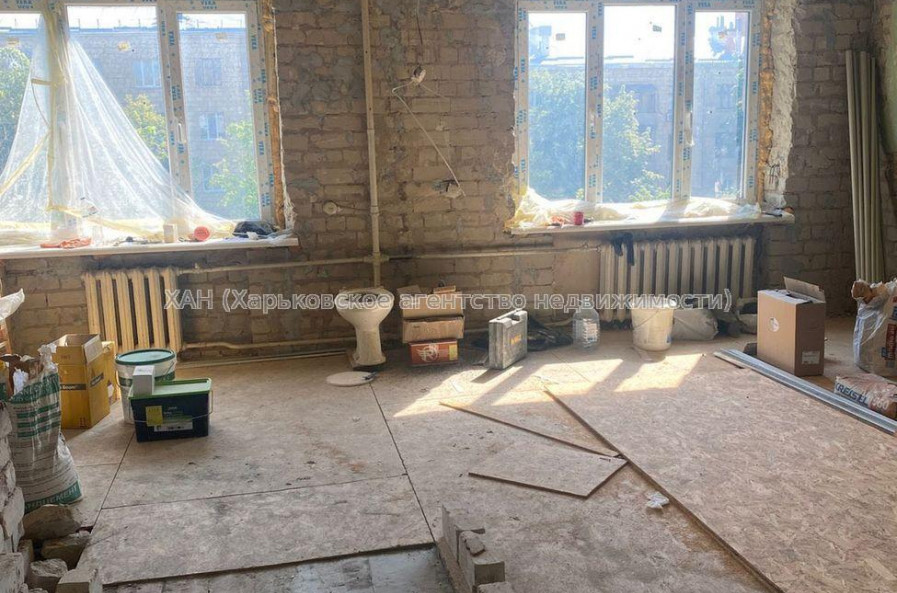 Продам квартиру, Науки просп. , 3 кім., 78 м², без ремонта 