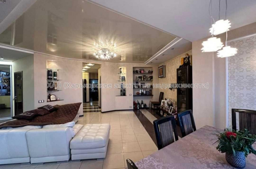 Продам квартиру, Героев Небесной сотни площ. , 3  ком., 114 м², евроремонт 
