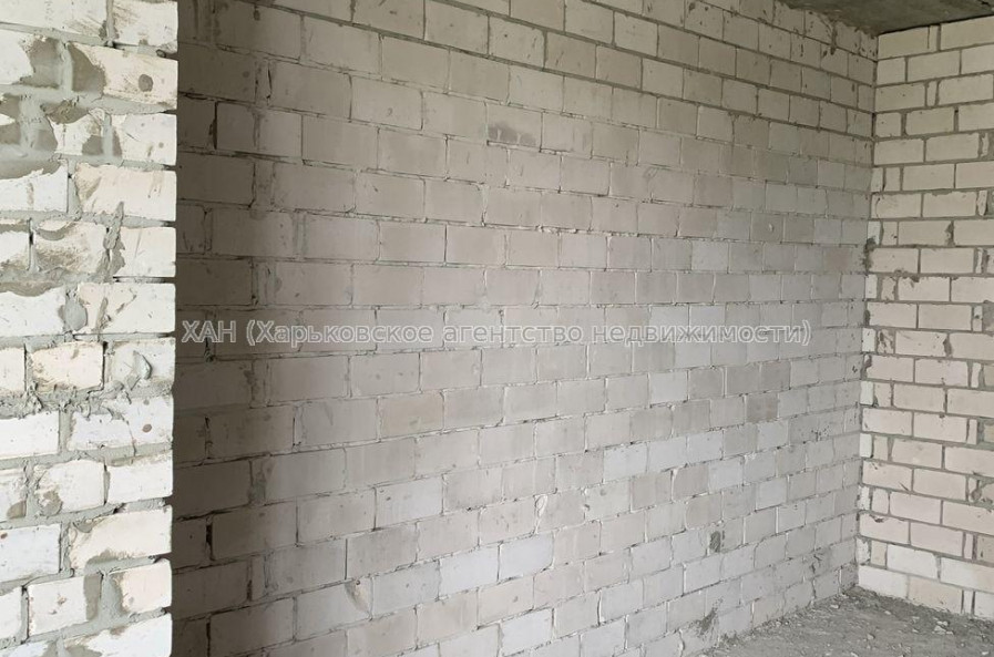 Продам квартиру, Мира ул. , 1 кім., 43 м², без внутренних работ 