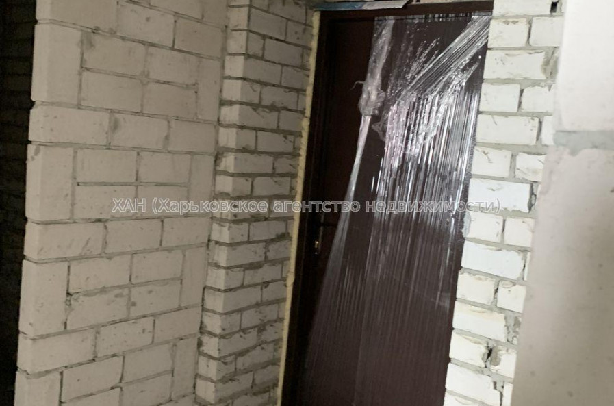 Продам квартиру, Мира ул. , 1 кім., 43 м², без внутренних работ 