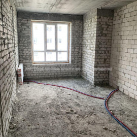 Продам квартиру, Мира ул. , 1 кім., 43 м², без внутренних работ