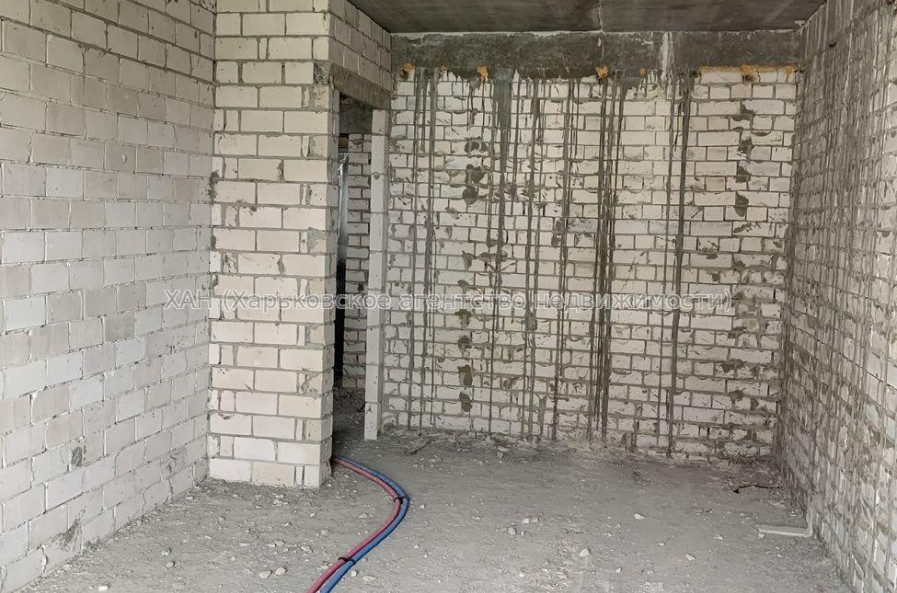 Продам квартиру, Мира ул. , 1 кім., 43 м², без внутренних работ 