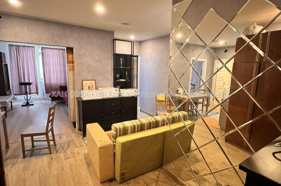 Продам квартиру, Победы просп. , 3 кім., 86 м², евроремонт 