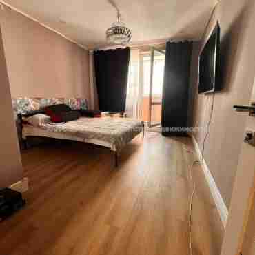 Продам квартиру, Победы просп. , 3 кім., 86 м², евроремонт 