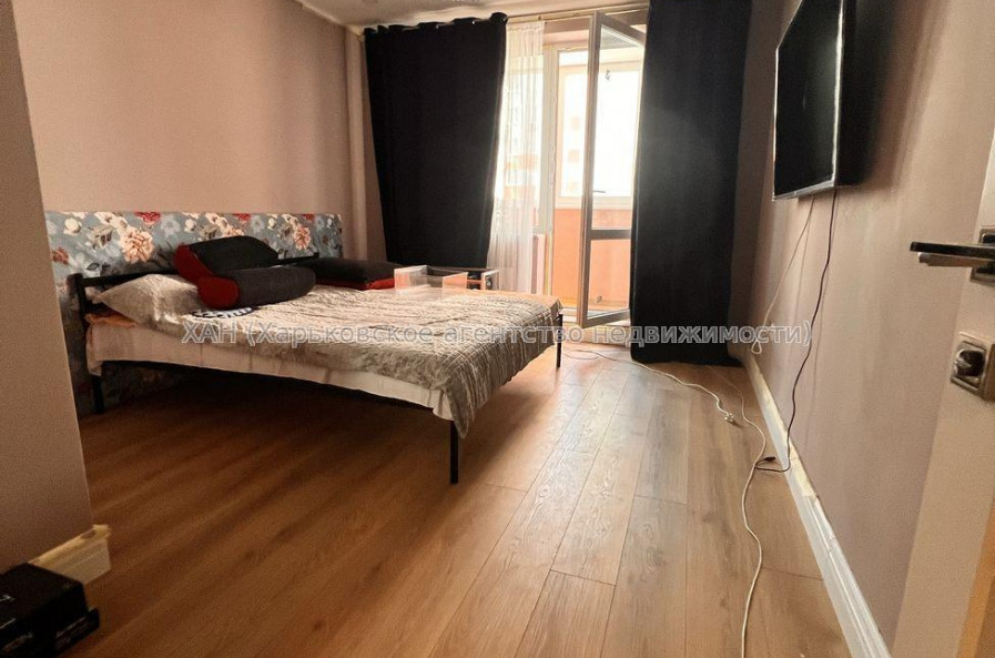 Продам квартиру, Победы просп. , 3 кім., 86 м², евроремонт 