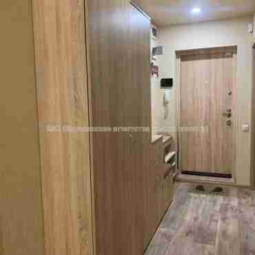 Продам квартиру, Алексеевская ул. , 4  ком., 76 м², капитальный ремонт 