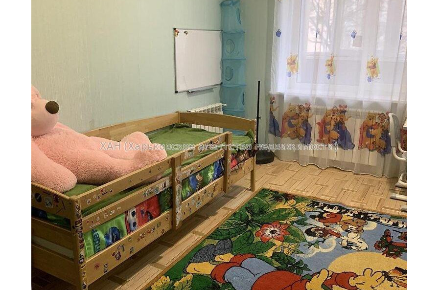 Продам квартиру, Алексеевская ул. , 4  ком., 76 м², капитальный ремонт 