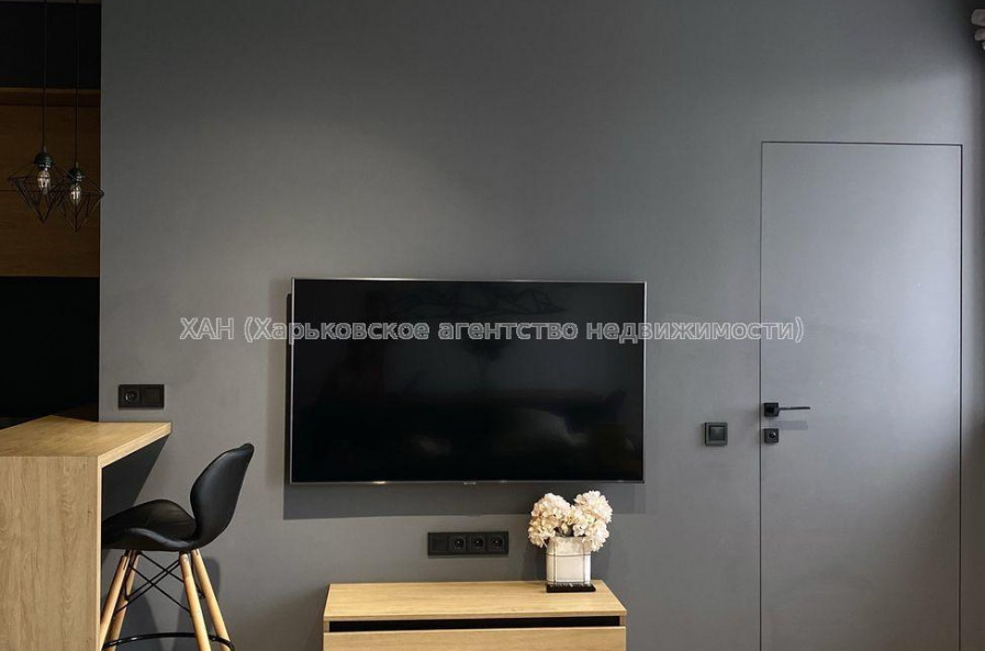 Продам квартиру, Ньютона ул. , 1 кім., 48.60 м², авторский дизайн 
