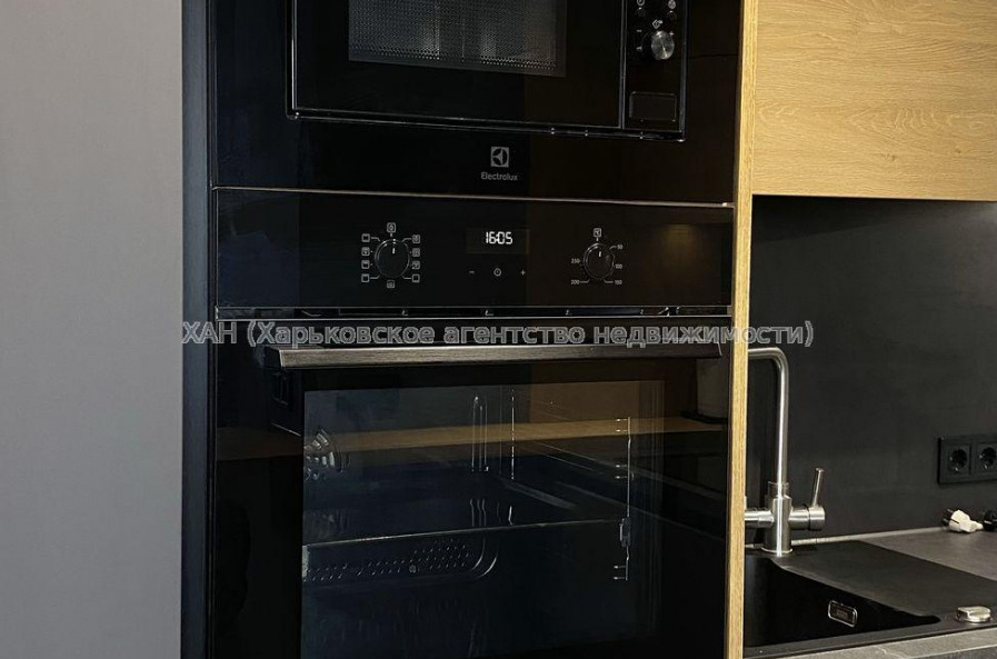 Продам квартиру, Ньютона ул. , 1 кім., 48.60 м², авторский дизайн 