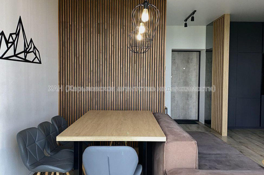 Продам квартиру, Ньютона ул. , 1 кім., 48.60 м², авторский дизайн 